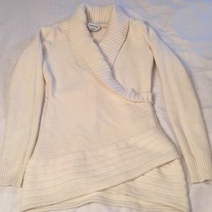 Bebe sweater 💟 No flaws.